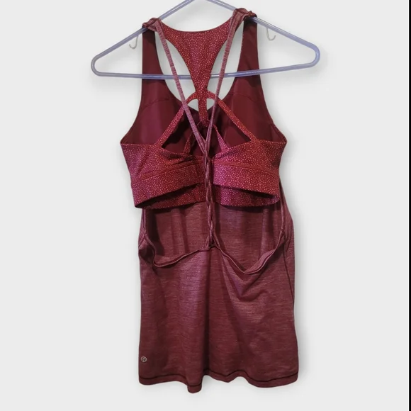 𝙇𝙐𝙇𝙐𝙇𝙀𝙈𝙊𝙉 - 𝙏𝙬𝙞𝙨𝙩 & 𝙏𝙤𝙞𝙡 𝙏𝙖𝙣𝙠 𝙏𝙤𝙥 - Picture 7 of 12